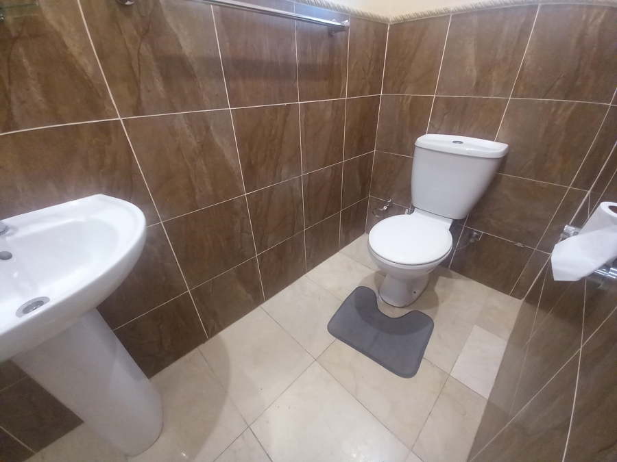 To Let 1 Bedroom Property for Rent in Parklands Western Cape